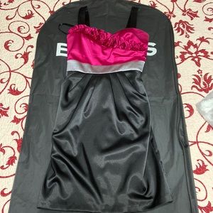 School dance dress. Worn once. Size 7. Juniors NEEDS TO GO